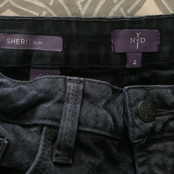 NYD Jeans size 4 Sheri Slim jean in black with stretch. - Picture 1 of 3